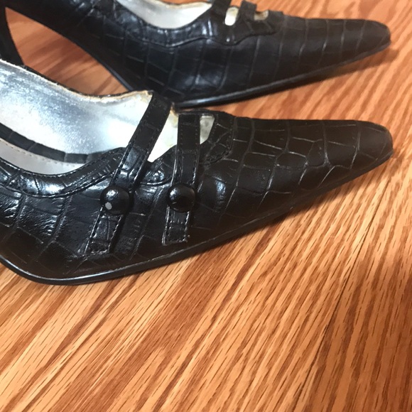 JG HOOK Shoes Crocodile Embroidered Leather Pumps Poshmark